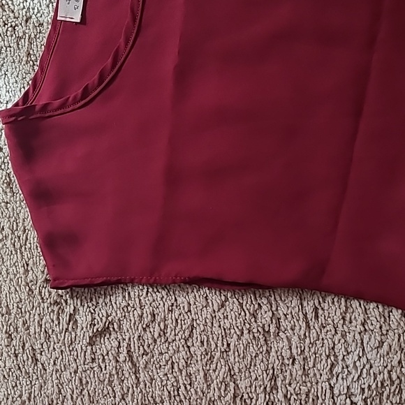 Burgundy Top - Picture 3 of 7